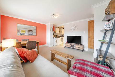 1 bedroom flat for sale, St. James Terrace, Boundaries Road, London, SW12