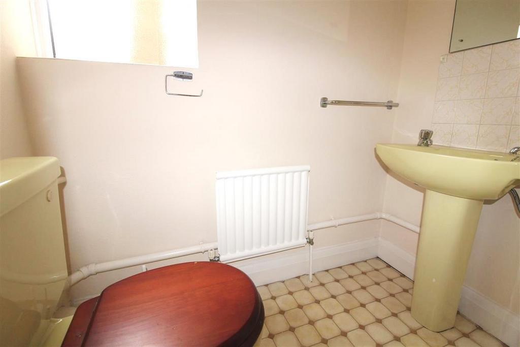 Cloakroom/wc