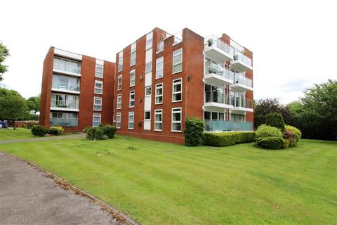 Riverine, Grosvenor Drive, Maidenhead