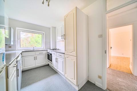 2 bedroom apartment to rent, Hillbrook Gardens, Weybridge, KT13