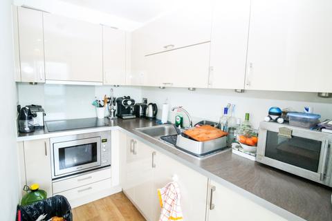 Studio to rent, Craig Tower, 1 Aqua Vista Square, Bow, London, E3