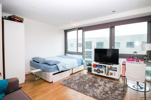 Studio to rent, Craig Tower, 1 Aqua Vista Square, Bow, London, E3