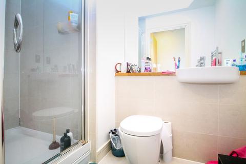 Studio to rent, Craig Tower, 1 Aqua Vista Square, Bow, London, E3