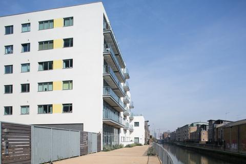 Studio to rent, Craig Tower, 1 Aqua Vista Square, Bow, London, E3
