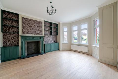 undefined, Hampton Court Way, Thames Ditton, KT7