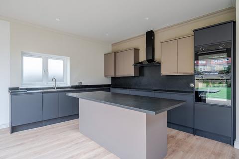 undefined, Hampton Court Way, Thames Ditton, KT7