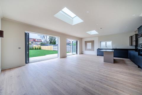 undefined, Hampton Court Way, Thames Ditton, KT7