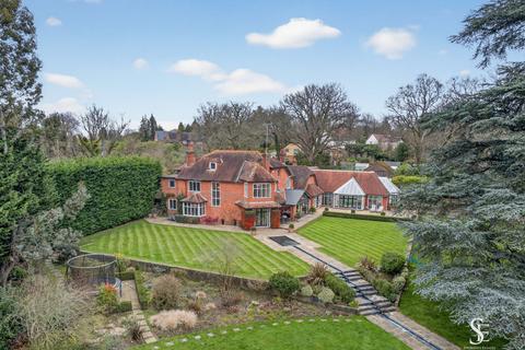 5 bedroom detached house for sale, Fleet Hill, Finchampstead, RG40