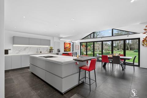 5 bedroom detached house for sale, Fleet Hill, Finchampstead, RG40