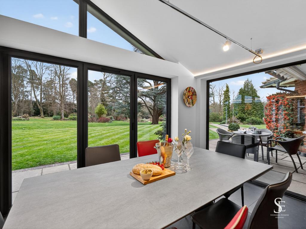 Kitchen Table to Garden
