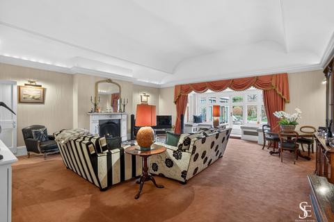 5 bedroom detached house for sale, Fleet Hill, Finchampstead, RG40