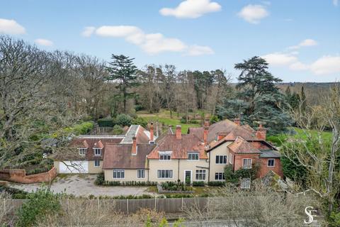 5 bedroom detached house for sale, Fleet Hill, Finchampstead, RG40
