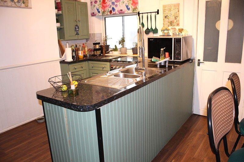 Fitted Kitchen Picture 2