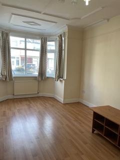 4 bedroom semi-detached house to rent, Lonsdale Avenue, Wembley HA9