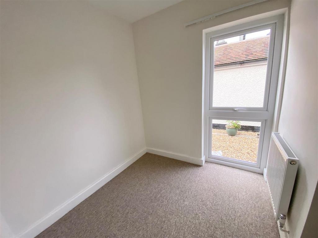 Bedroom 3.jpg