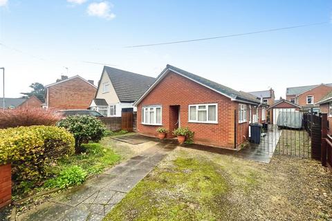 2 bedroom detached bungalow for sale, Cromwell Road, Malvern