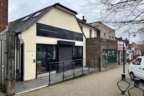 Retail property (high street) to rent, 63 Queens Rd Buckhurst Hill IG9 5BU