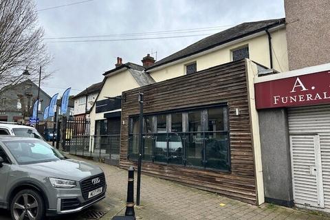 Retail property (high street) to rent, 63 Queens Rd Buckhurst Hill IG9 5BU