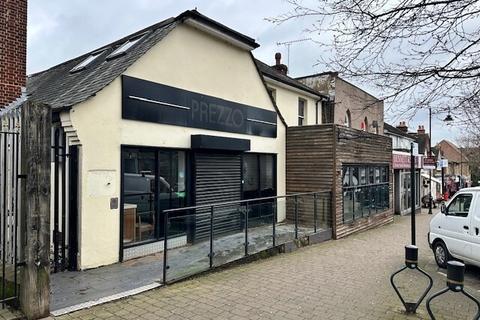 Retail property (high street) to rent, 63 Queens Rd Buckhurst Hill IG9 5BU