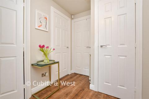 undefined, Hollycroft Close, South Croydon, Surrey