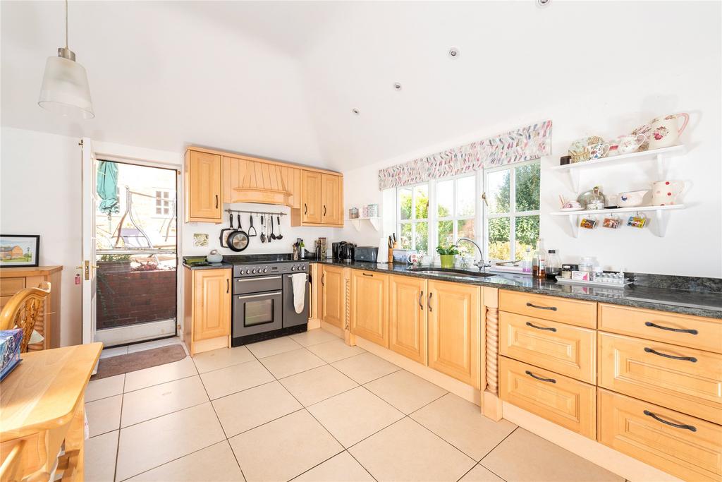 Kitchen/Breakfast Rm
