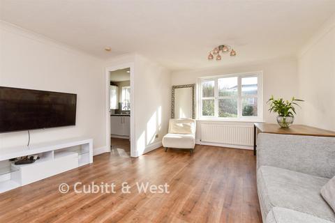 2 bedroom flat for sale, Hollycroft Close, South Croydon CR2