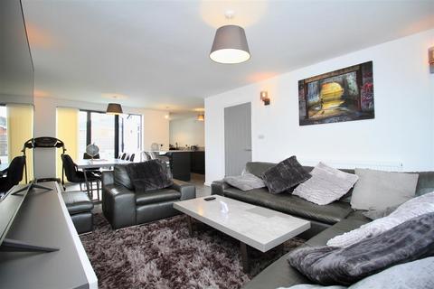 undefined, Sunningdale Road, Denton M34