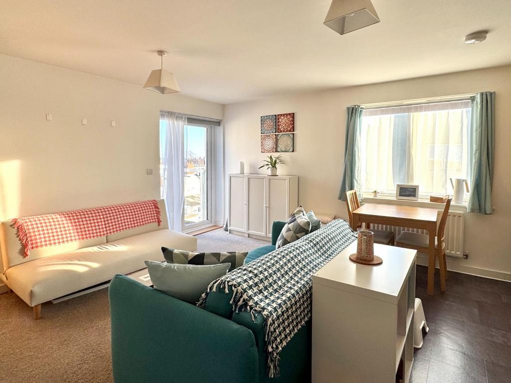 Lounge/Dining/Kitchen