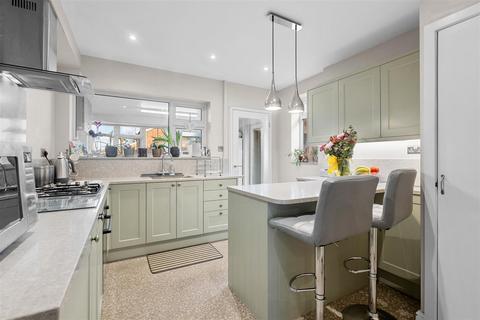 3 bedroom detached house for sale, Golf Lane, Whitnash, Leamington Spa