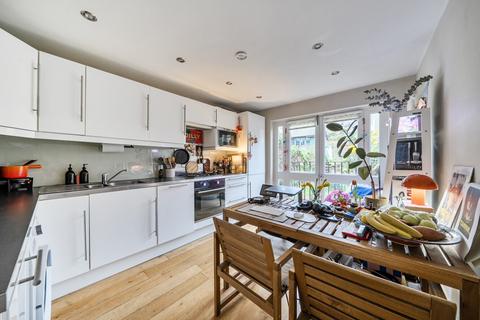 2 bedroom flat for sale, Whiteley Road, Crystal Palace, London, SE19