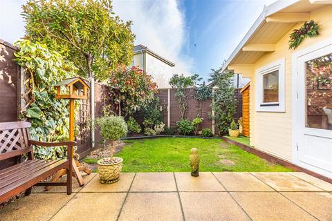 2 bedroom semi-detached house for sale, Avenue Road, Christchurch BH23