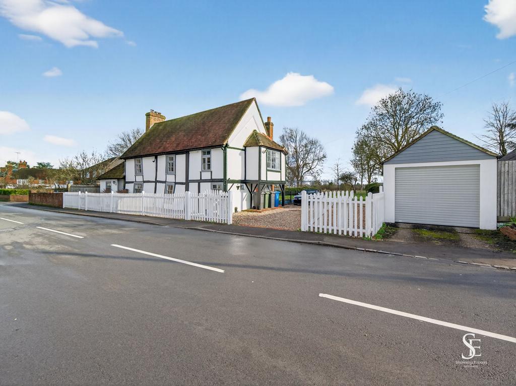 Front of Property &amp; Garage