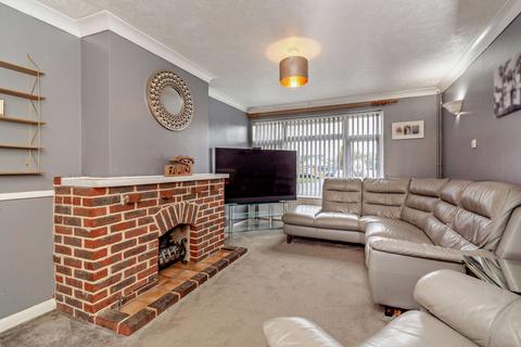 3 bedroom semi-detached house for sale, Coniston Close, Bognor Regis, PO22