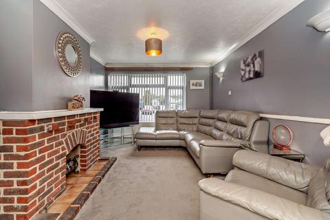 3 bedroom semi-detached house for sale, Coniston Close, Bognor Regis, PO22