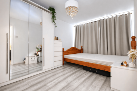 4 bedroom flat for sale, Globe Road, Stepney, London E2
