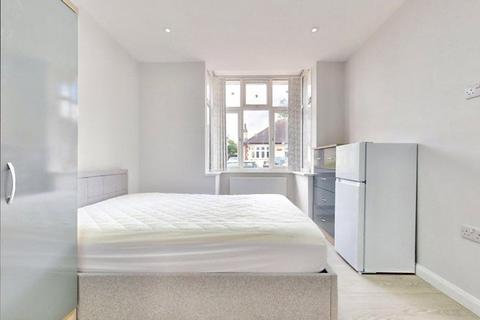 6 bedroom property to rent, Harrow, London HA2