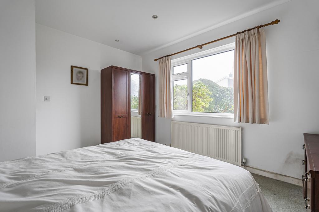 26 Bedroom.JPG
