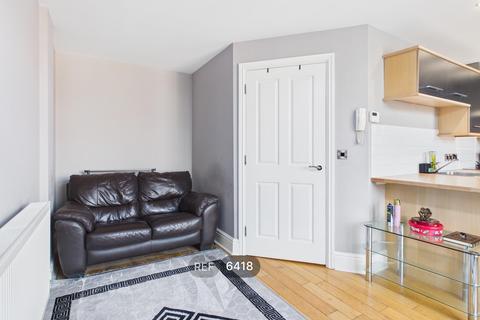 1 bedroom apartment to rent, Baker Street, Hull, HU2 8HE