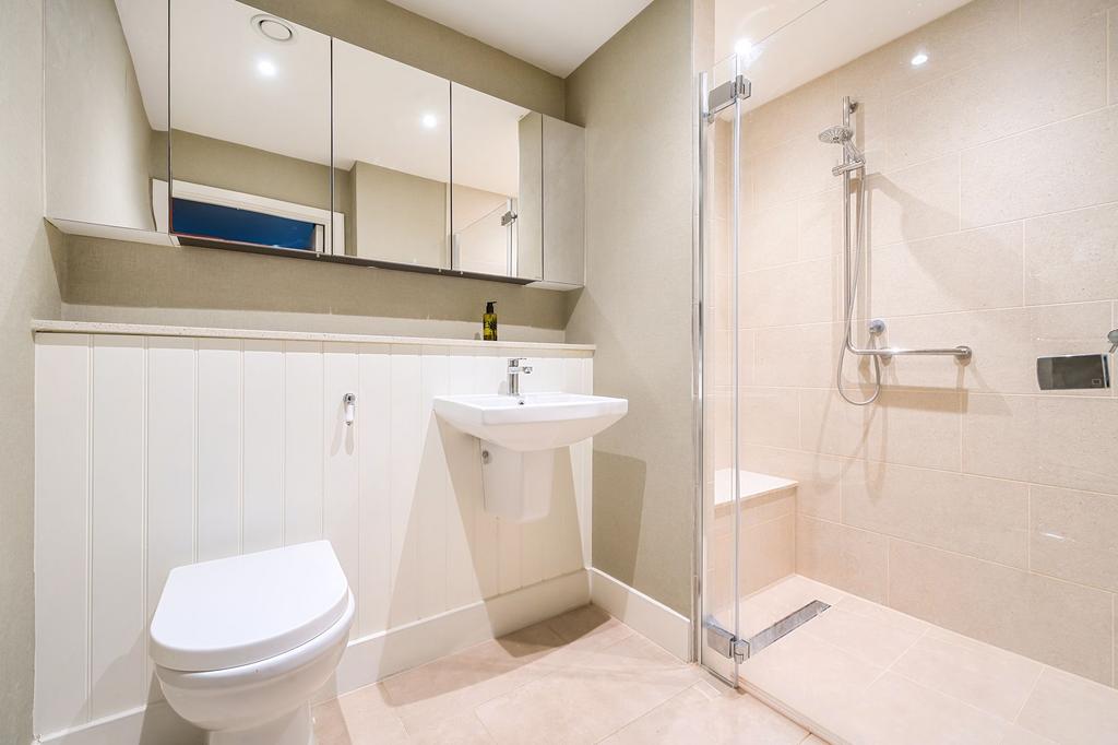 Walk in Shower Room