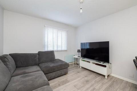 2 bedroom apartment for sale, Foxglove Way, Wallington, SM6 7FJ