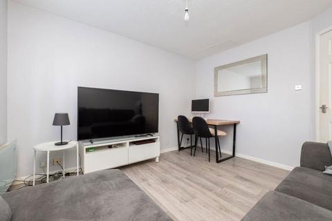 2 bedroom apartment for sale, Foxglove Way, Wallington, SM6 7FJ