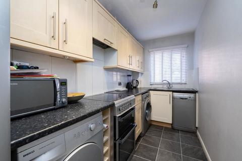 2 bedroom apartment for sale, Foxglove Way, Wallington, SM6 7FJ