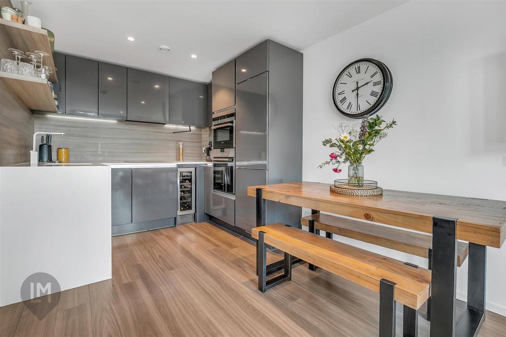 Kitchen/Dining