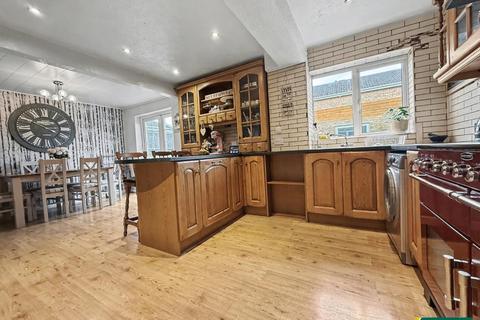 3 bedroom detached house for sale, Obelisk Rise, Northampton NN2
