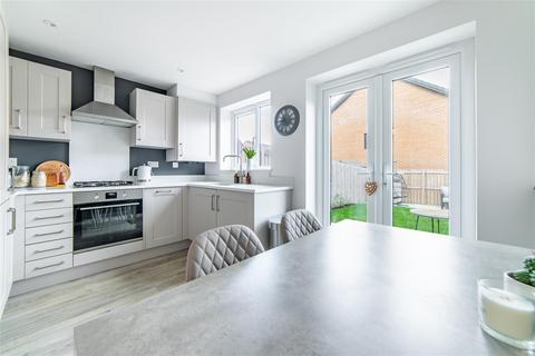 3 bedroom townhouse for sale, Poppy Place, Great Park, NE13 9
