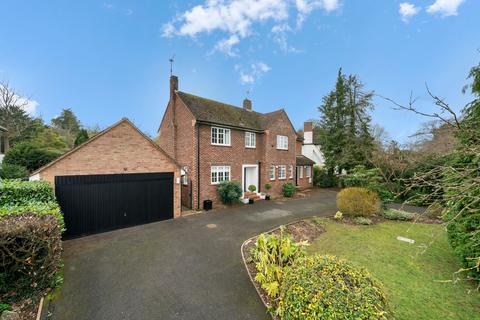 4 bedroom property for sale, Cobham Road, Fetcham, KT22