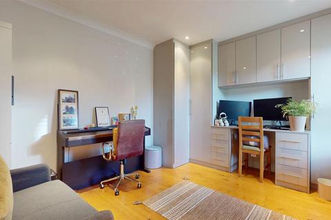 4 bedroom detached house for sale, Handel Mead, Milton Keynes MK7