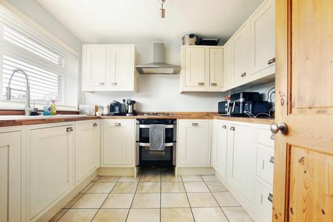 3 bedroom terraced house for sale, Bracken Close, North Baddesley, SOUTHAMPTON