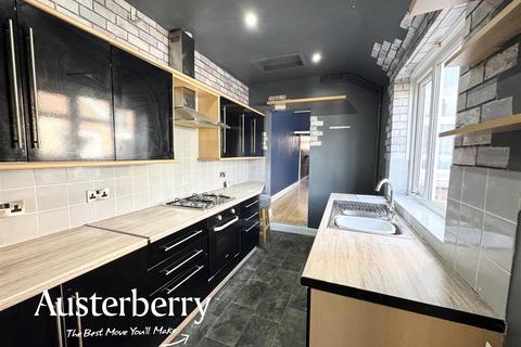 2 bedroom terraced house for sale, London Road, Stoke-On-Trent ST4