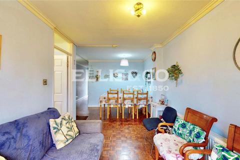 4 bedroom end of terrace house to rent, Crawford Avenue, Wembley, HA0